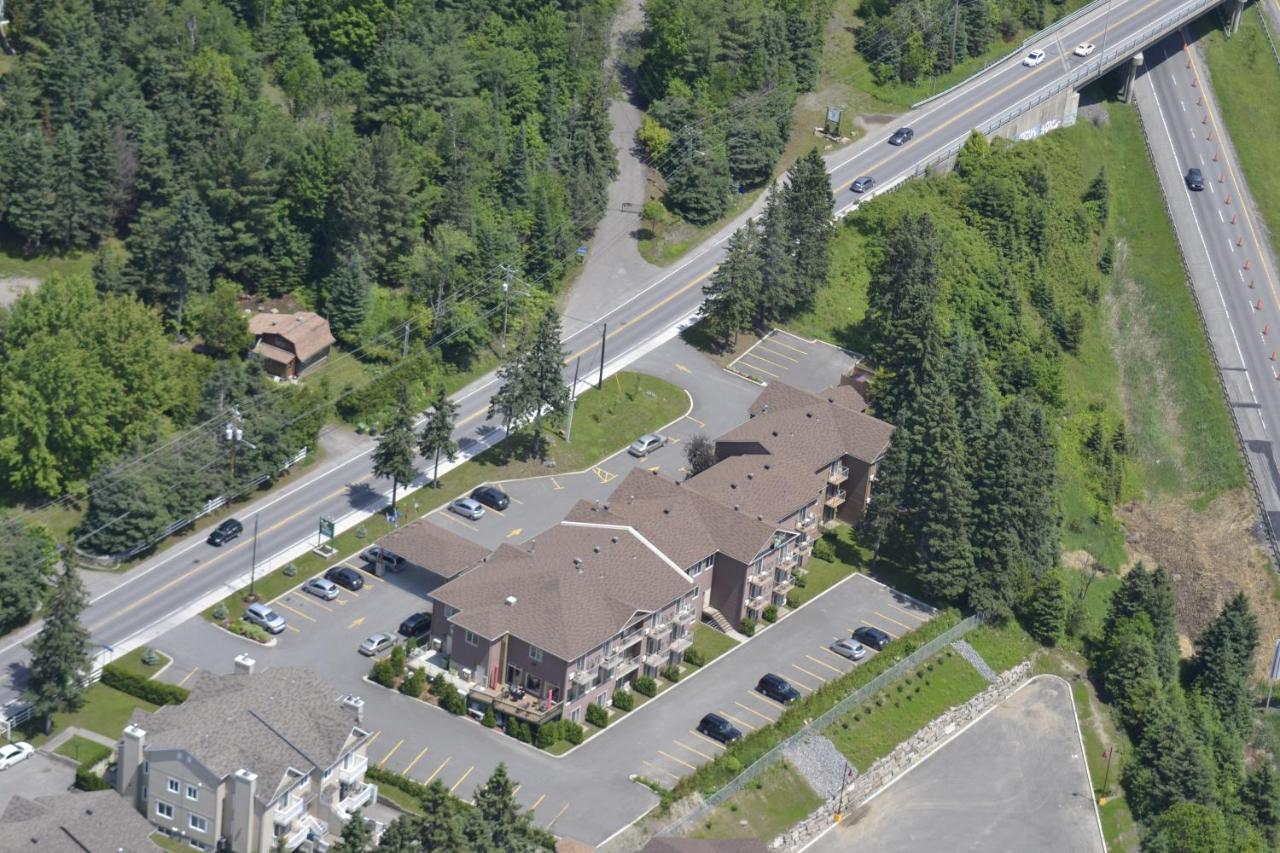 Hotel Le Versailles Saint-Sauveur-des-Monts Buitenkant foto